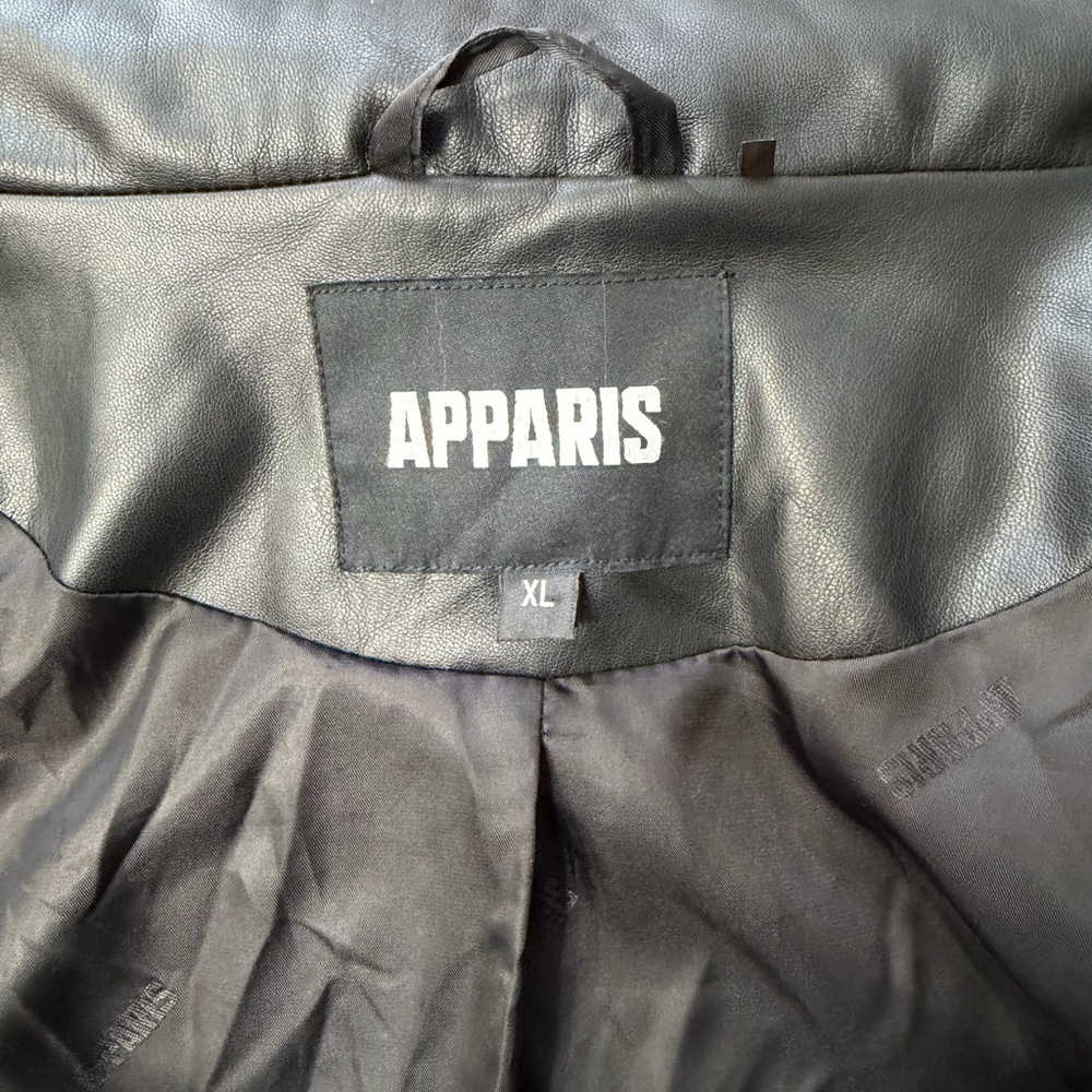 Apparis Liniane Lightwait Quilted faux Black Leather Puffer Jacket
Bin 4 - Picture 11 of 11